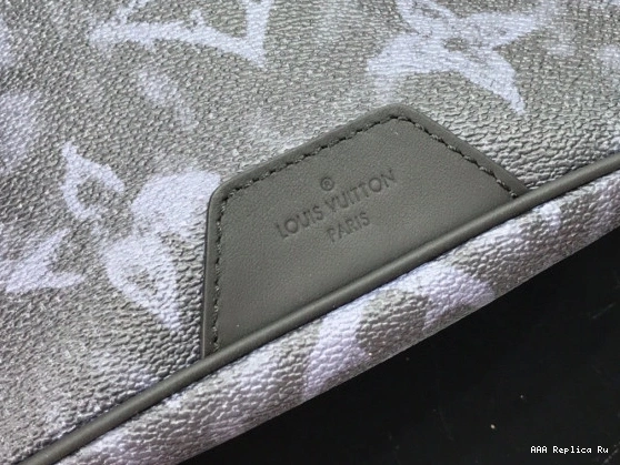 AAA Replica Ru VUITTON LOUIS BUMBAG DISCOVERY 0812